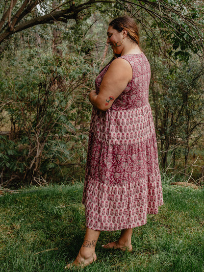 Thais Tiered Sleeveless Plus Size Dress - Magenta Vine Floral